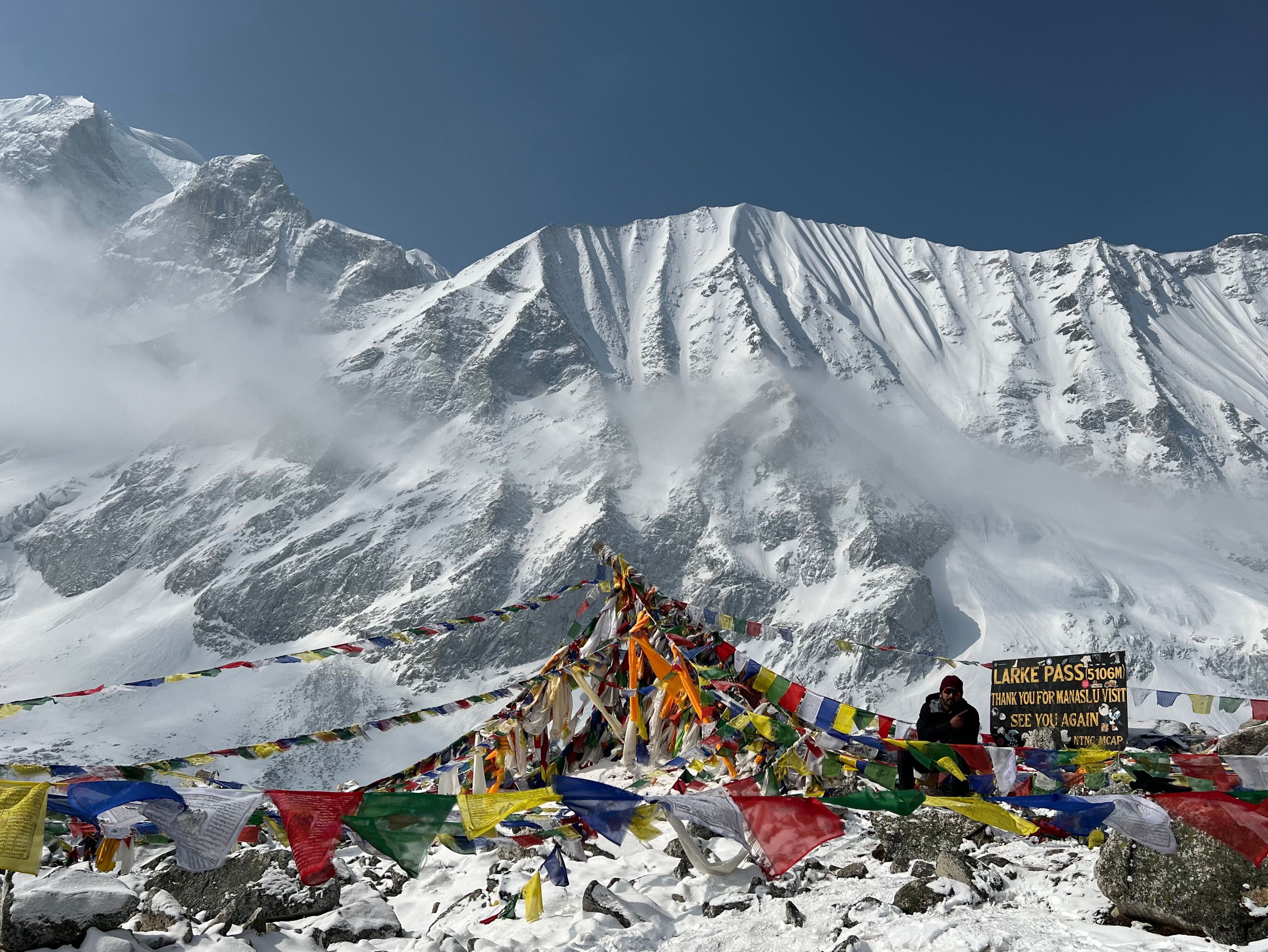 MANASLU LARKE PASS TREK 14 DAYS
