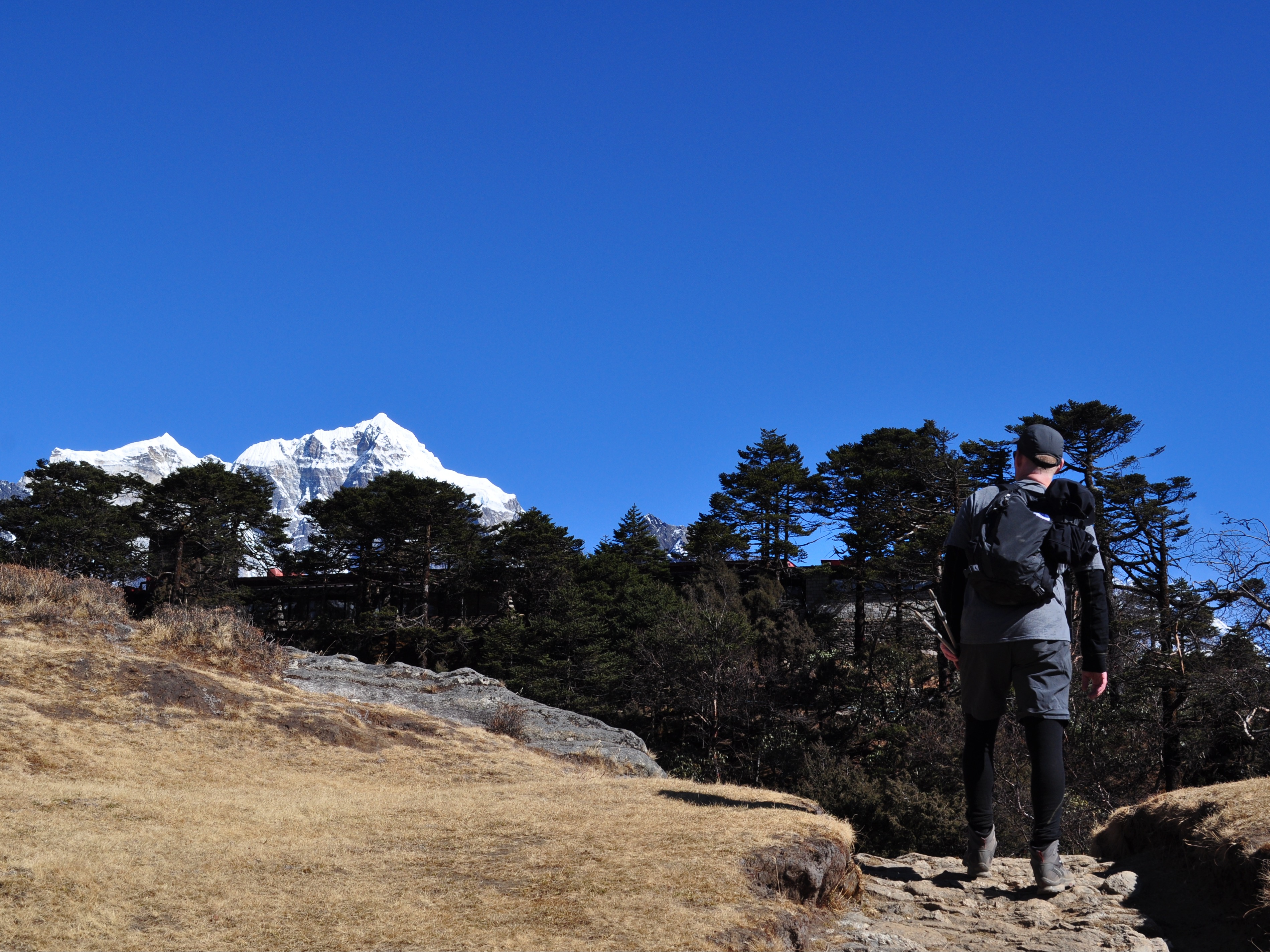Everest Base Camp & Gokyo Lakes Trek via Cho La Pass photo 3